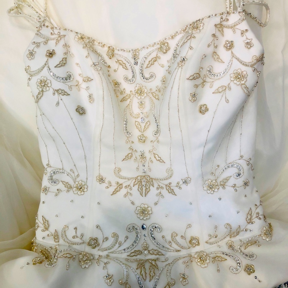NWOT Never Worn Moonlight Bridal Style H-9591 Sz 10 Organza Ivory Wedding Dress